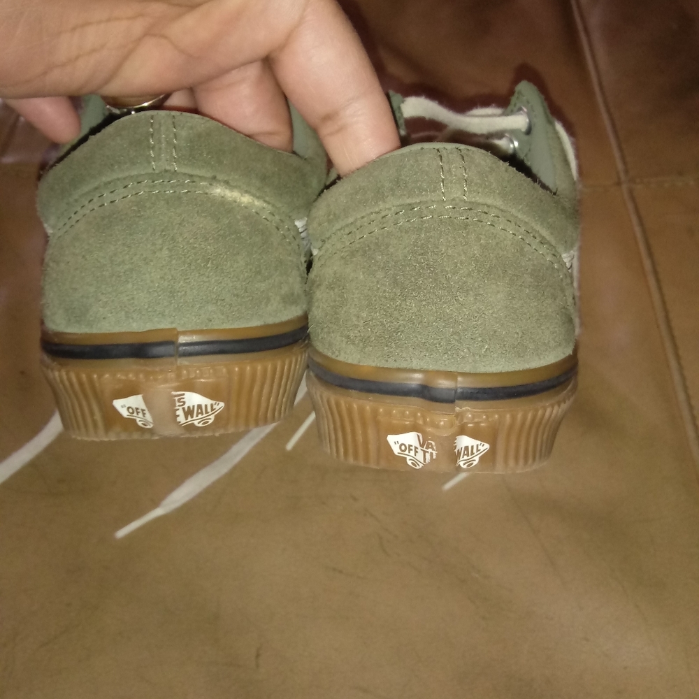 Vans - Picture 3 of 6
